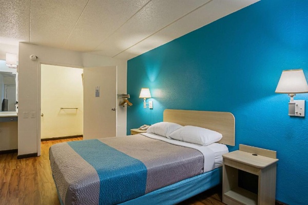 Motel 6-Knoxville, TN - North image 10