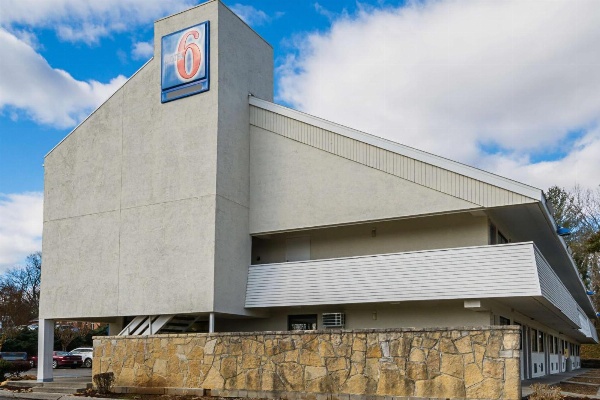 Motel 6-Knoxville, TN - North image 2