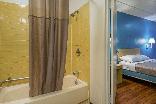 Motel 6-Knoxville, TN - North image 20